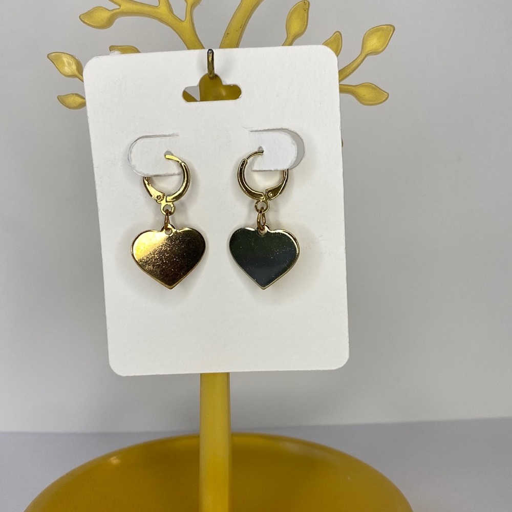 2two pairs Heart dangle earrings
